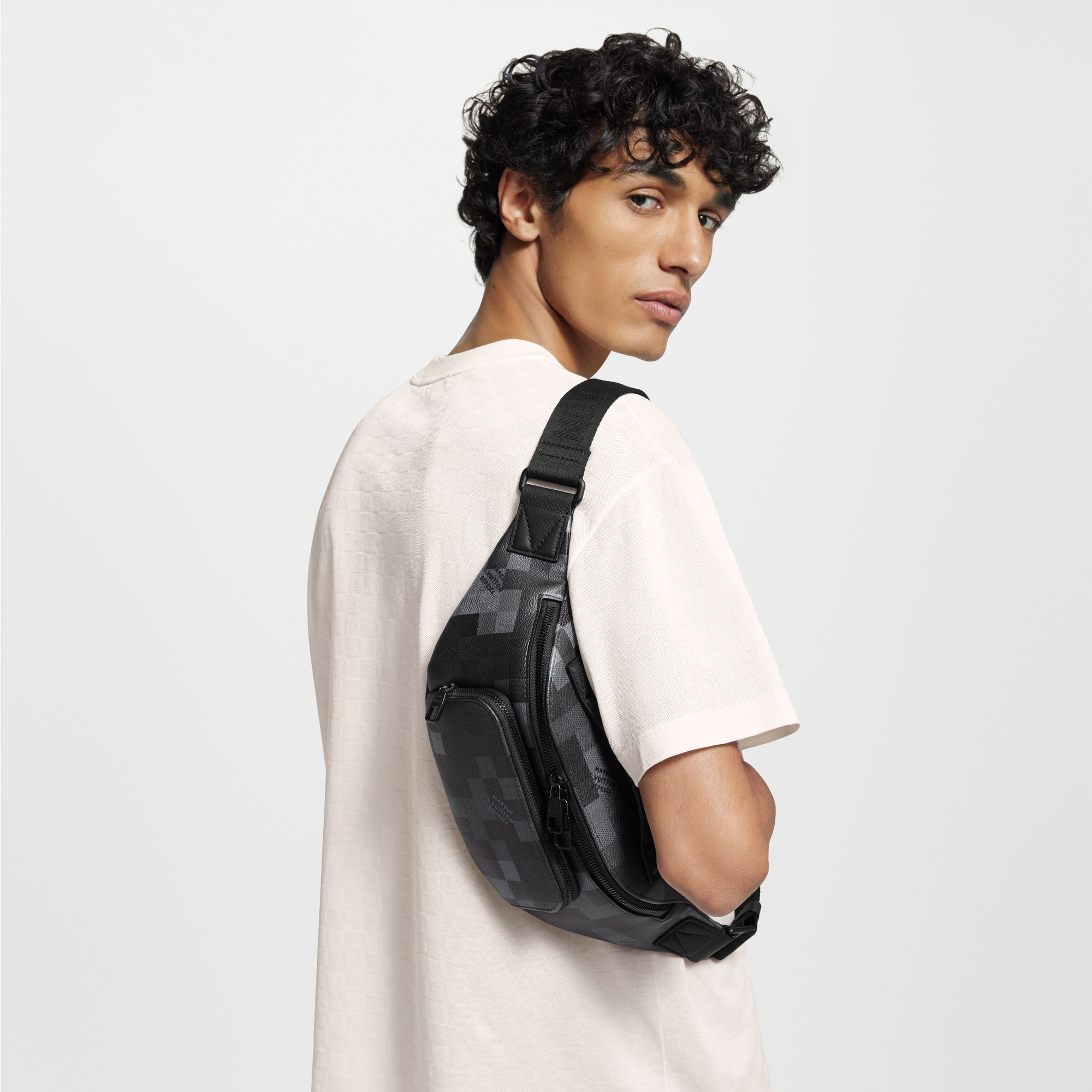 ラッシュ・バムバッグ ダモフラージュ｜ルイ・ヴィトン 公式サイト